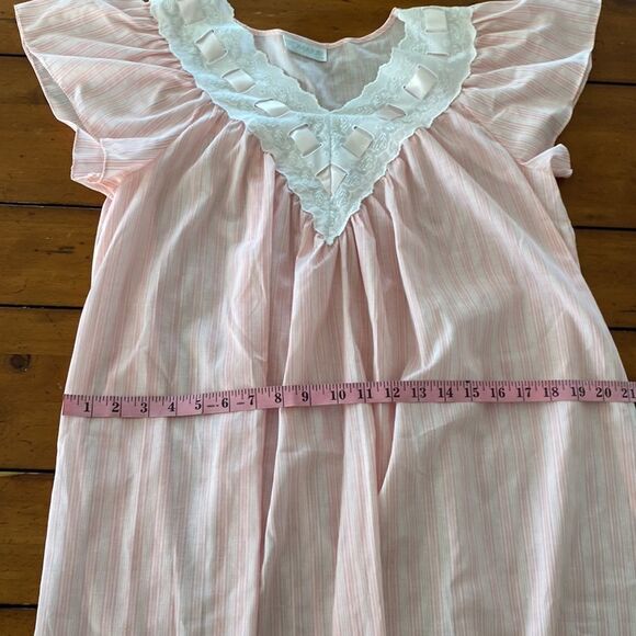 Vintage Komar Pink and White Nightgown - Picture 8 of 8